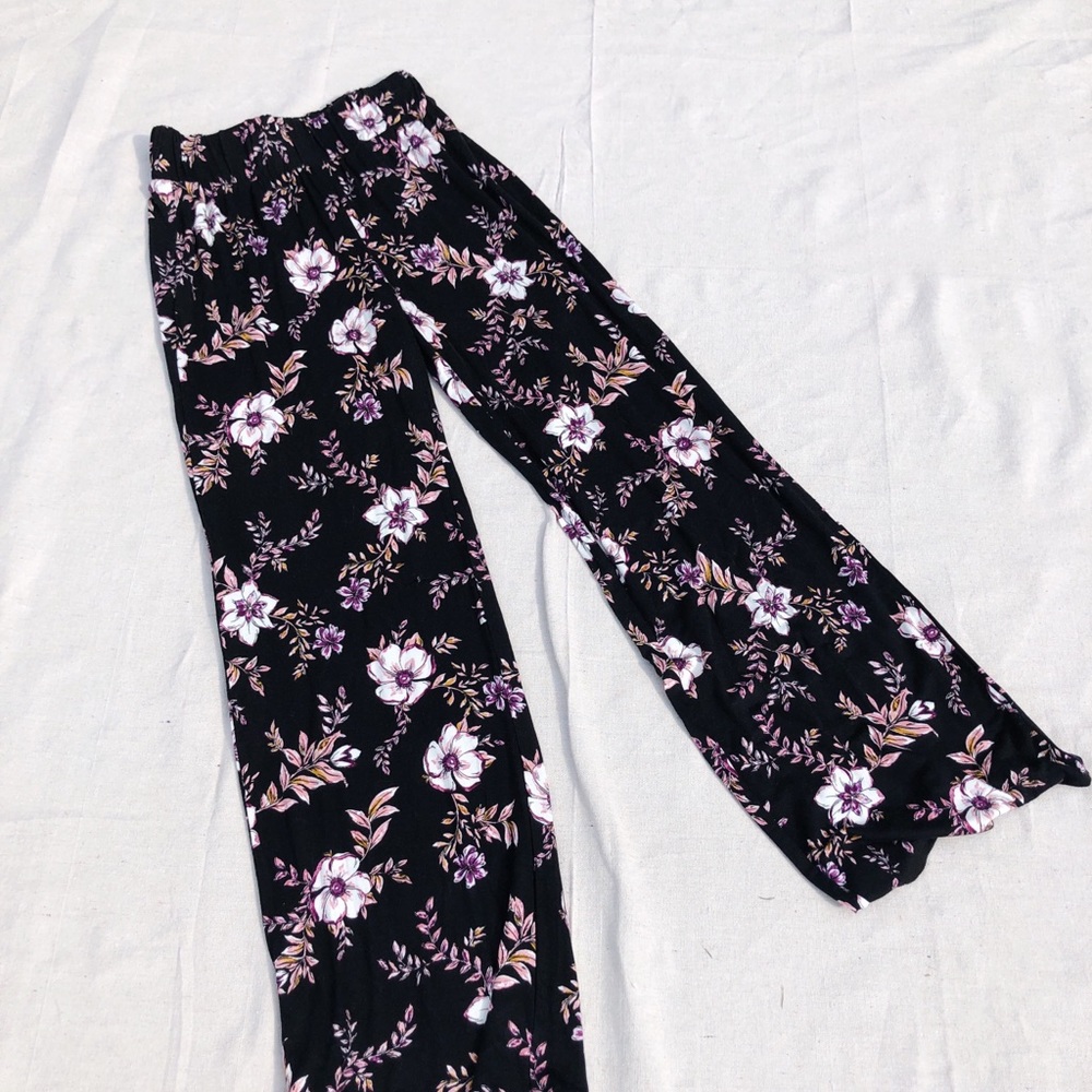 black floral flowy pants